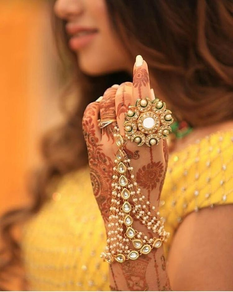 Bengali gold sales finger ring design